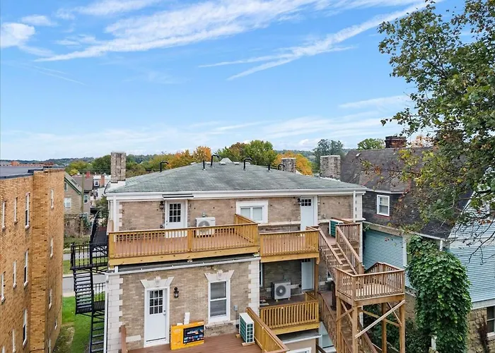 Modern W/netflix-close To Dining, Shopping *